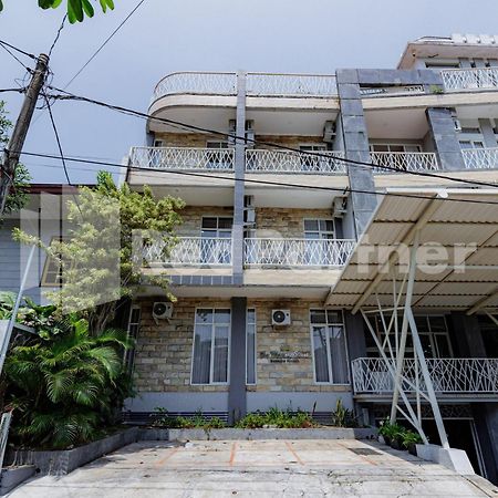 De Malang Sweet Homestay Syariah Mitra Reddoorz Eksteriør billede