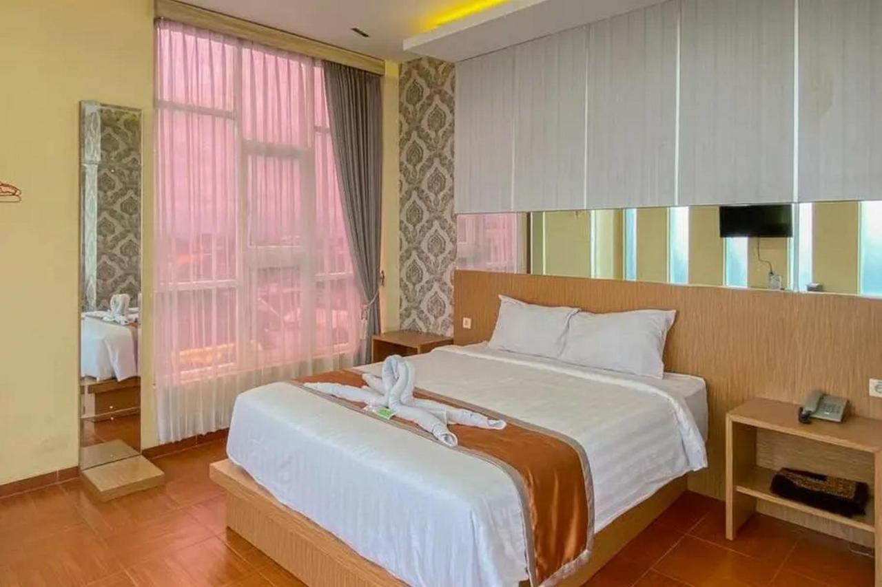 De Malang Sweet Homestay Syariah Mitra Reddoorz Eksteriør billede